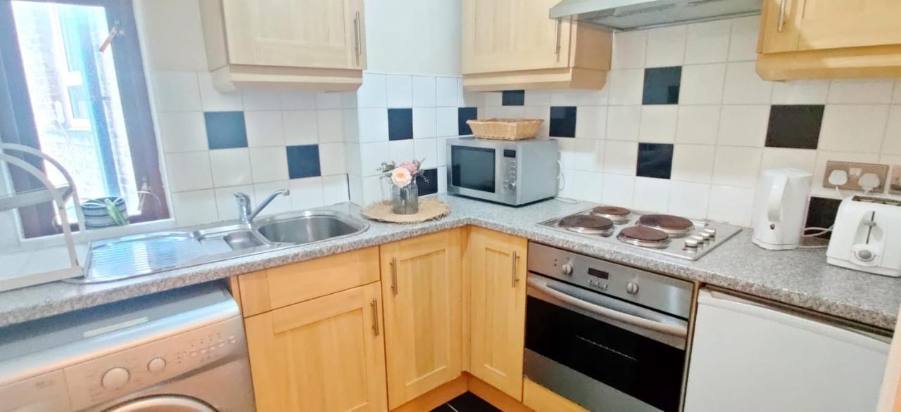 Flat Near Liverpool St & Shoreditch London. Londra